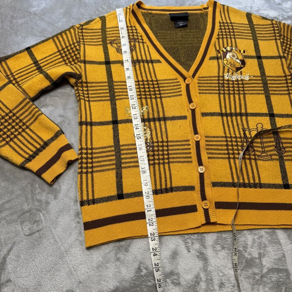Harry Potter Women's Small Loyal Hufflepuff Cardigan Sweater Boxed Lunch - Picture 4 of 13